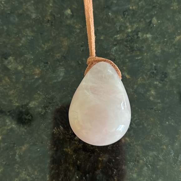 RARE Light Rose Quartz Tumbled Stone Necklace - Picture 3 of 5